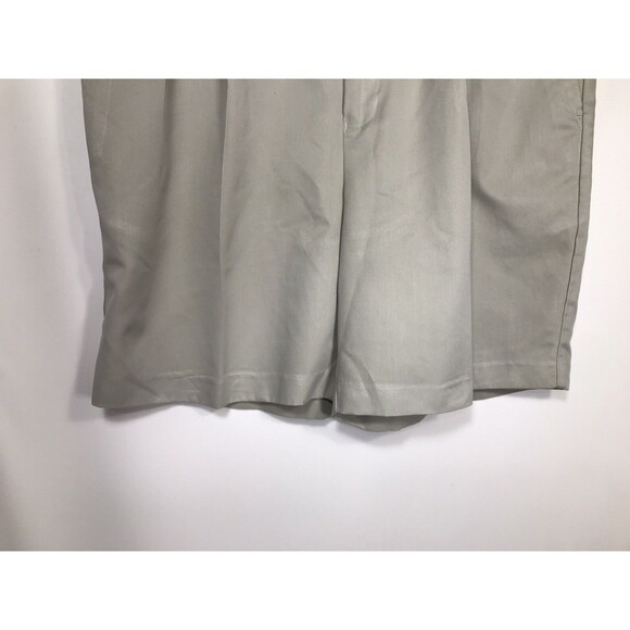 IZOD Golf Chino Shorts Adult Size 38 Beige Flat Front Stretch Golfing Mens - Picture 2 of 6